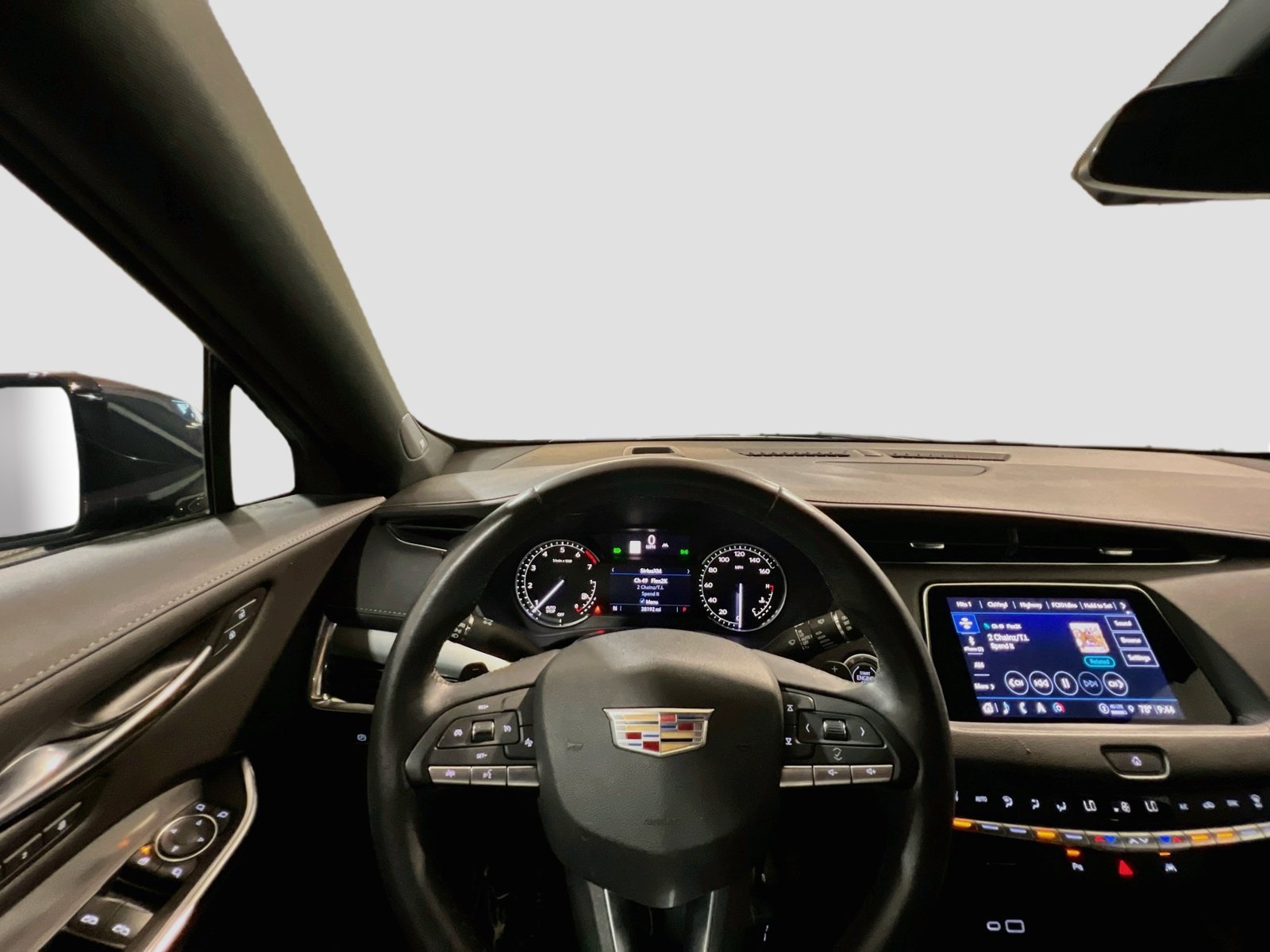 Used 2023 Cadillac XT4 Premium Luxury w/ Trailering Package FWD image 7