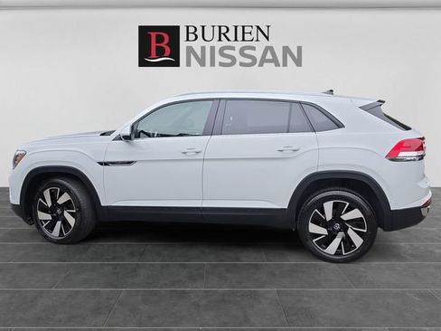Used 2024 Volkswagen Atlas Cross Sport SE AWD/4WD image 2