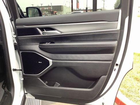 New 2026 Jeep Grand Wagoneer Limited image 43