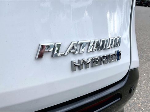 Used 2023 Toyota Sienna Platinum AWD/4WD image 9