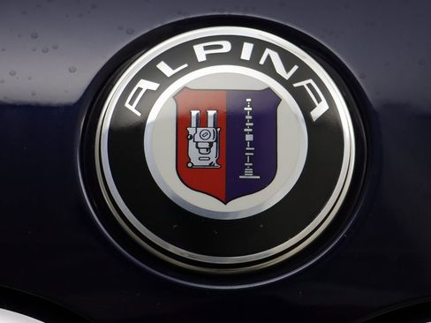 Used 2022 BMW ALPINA B7 xDrive image 4