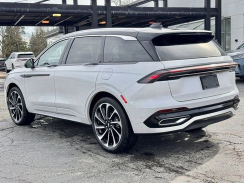 Used 2024 Lincoln Nautilus Black Label image 3