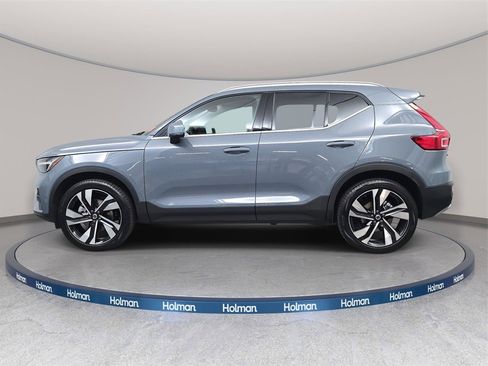 Used 2023 Volvo XC40 B5 Ultimate w/ Protection Package Premier image 9
