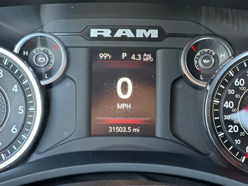Used 2024 RAM 2500 Big Horn AWD/4WD image 25
