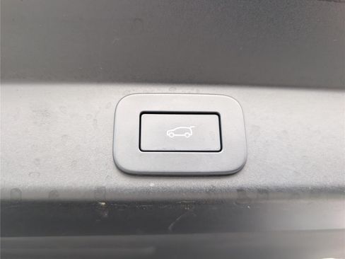 Used 2023 Land Rover Range Rover Sport SE AWD/4WD image 14