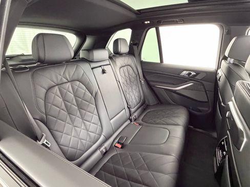 Used 2025 BMW X5 xDrive40i w/ M Sport Package AWD/4WD image 41