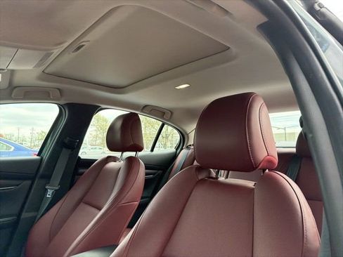 Used 2023 MAZDA MAZDA3 s image 6