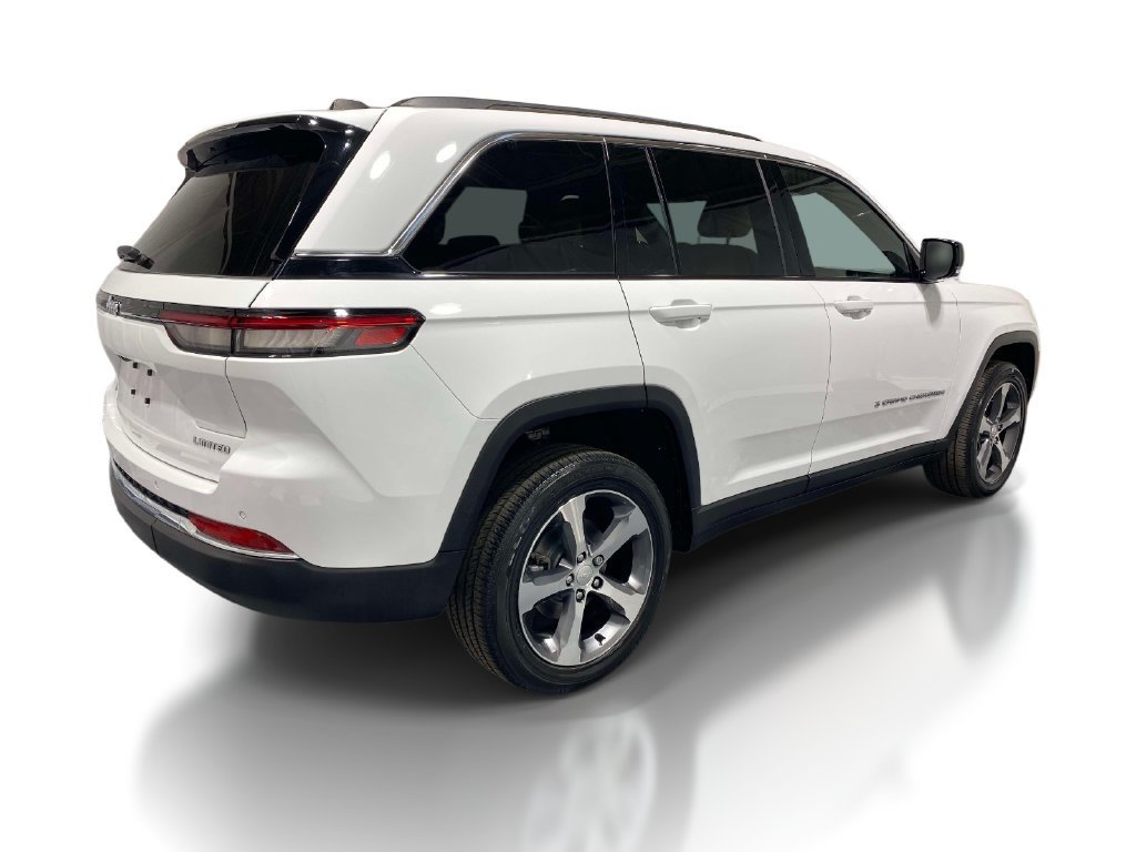 Used 2023 Jeep Grand Cherokee Limited AWD/4WD image 4