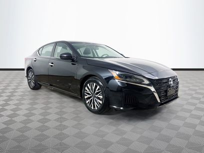Used 2023 Nissan Altima 2.5 SV