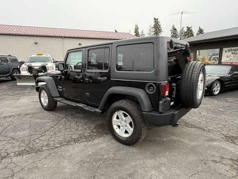 Used 2014 Jeep Wrangler Unlimited Sport w/ Quick Order Package 23S AWD/4WD image 3