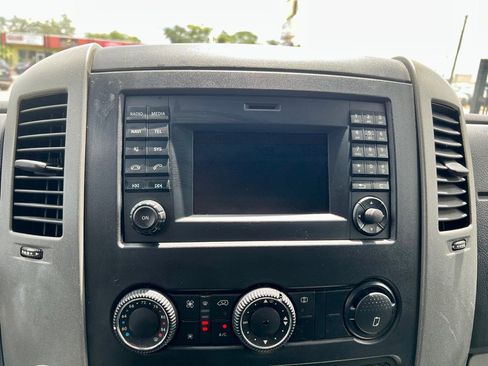 Used 2018 Mercedes-Benz Sprinter 2500 image 24