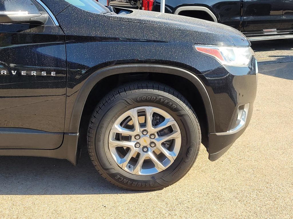Used 2021 Chevrolet Traverse LT FWD image 8