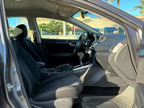 Used 2019 Nissan Sentra SR FWD image 12