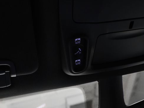 Used 2023 Chrysler Pacifica Limited w/ S Appearance Package FWD image 36