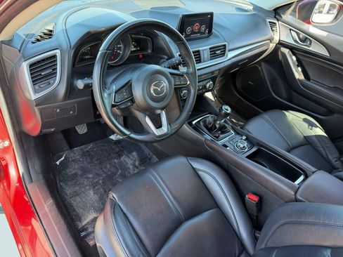 Used 2018 MAZDA MAZDA3 Touring FWD image 4