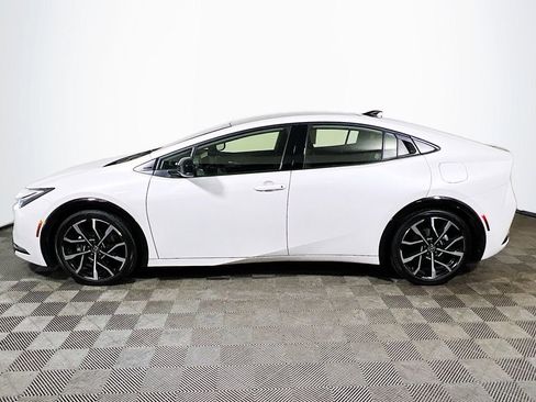 Used 2024 Toyota Prius Prime FWD image 5