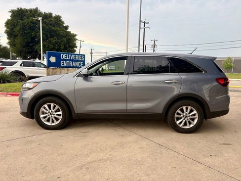 Used 2020 Kia Sorento FWD V6 image 6
