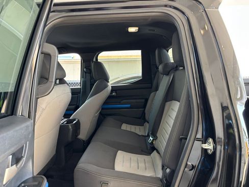 Used 2025 Toyota Tacoma TRD Off-Road AWD/4WD image 25