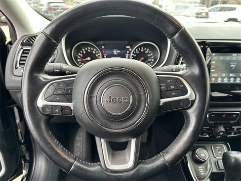 Used 2021 Jeep Compass Latitude image 24