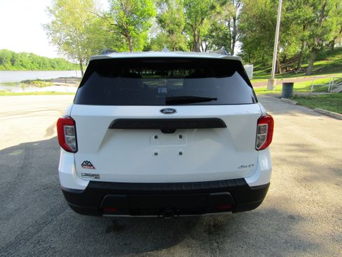 Used 2023 Ford Explorer Timberline w/ Timberline Technology Package AWD/4WD image 3