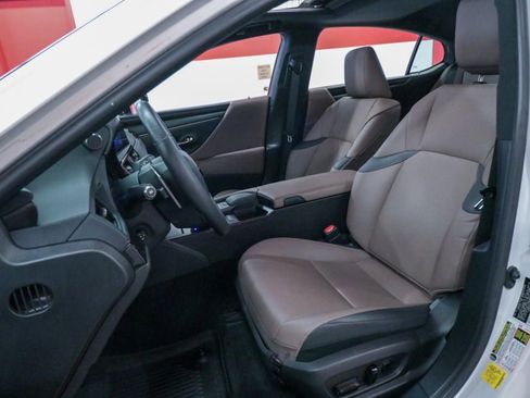 Used 2022 Lexus ES 350 w/ Premium Package FWD image 10