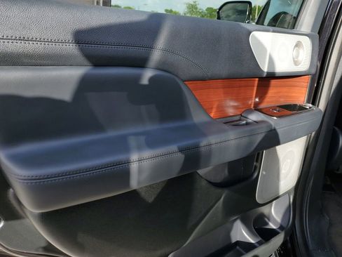 Used 2022 Lincoln Navigator Reserve AWD/4WD image 9