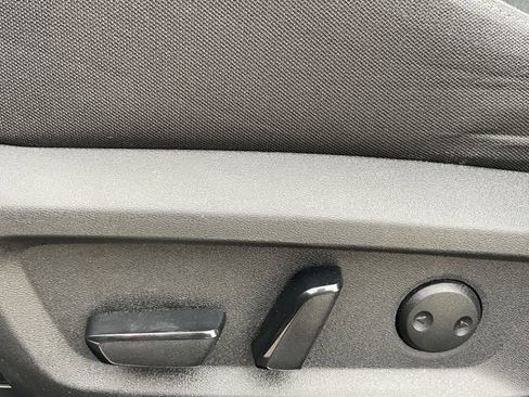 Used 2023 Nissan Rogue SV FWD image 25