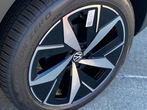 New 2025 Volkswagen ID.4 Pro S image 12