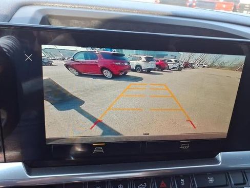 Used 2023 Chevrolet Silverado 1500 LT AWD/4WD image 12