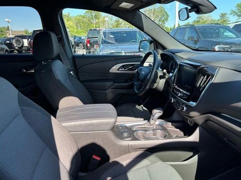 Certified 2023 Chevrolet Traverse LT FWD image 16