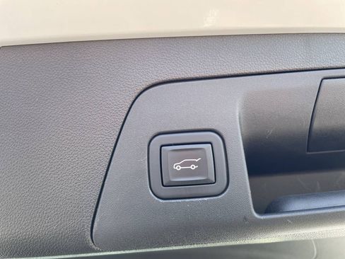 Used 2023 Buick Envision Essence AWD/4WD image 6