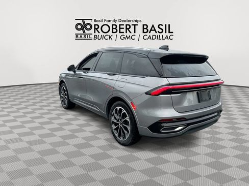 Used 2024 Lincoln Nautilus Reserve w/ Equipment Group 202A AWD/4WD image 6