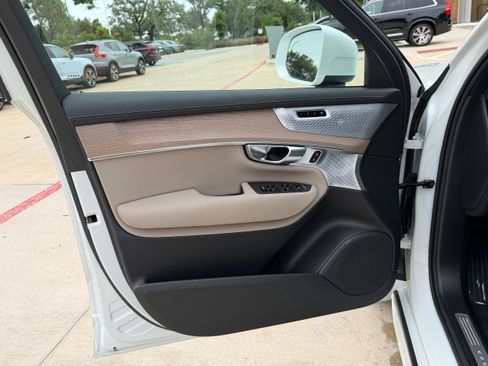 Certified 2026 Volvo XC90 T8 Ultra AWD/4WD image 24
