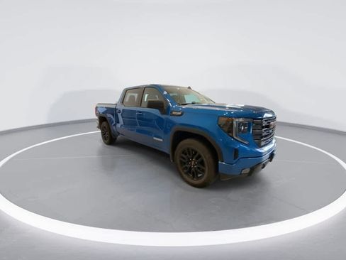 Used 2022 GMC Sierra 1500 Elevation w/ X31 Off-Road Package AWD/4WD image 2