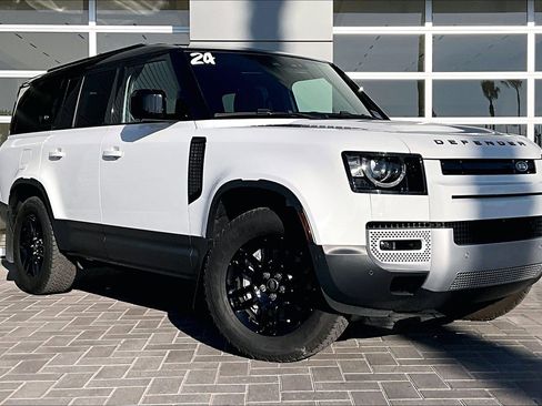 Used 2024 Land Rover Defender 130 S image 3