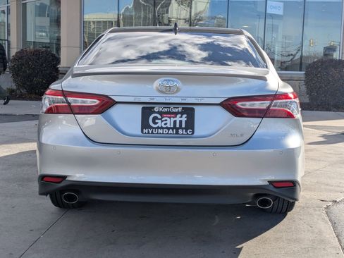 Used 2018 Toyota Camry XSE image 5