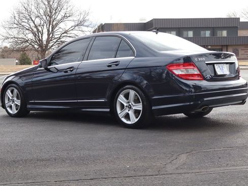Used 2011 Mercedes-Benz C 300 4MATIC Sedan image 7