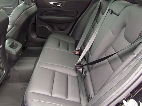New 2026 Volvo V60 B5 Cross Country Plus w/ Protection Package Premier AWD/4WD image 17
