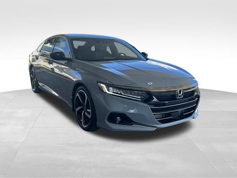 Used 2022 Honda Accord Sport image 2