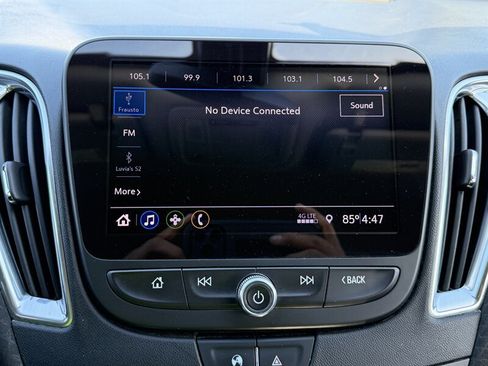 Used 2020 Chevrolet Malibu LT FWD image 37