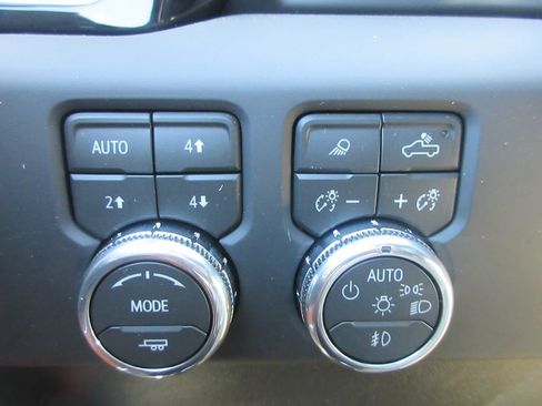 New 2026 GMC Sierra 3500 Denali Ultimate AWD/4WD image 18
