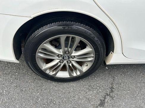 Used 2017 Toyota Camry SE image 7