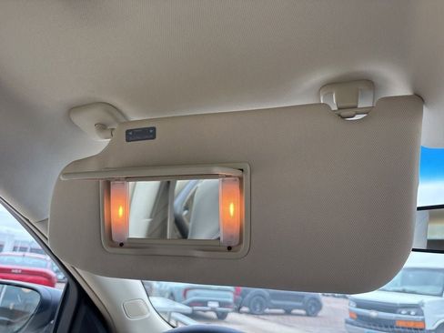 Used 2018 Ford Taurus SE image 15