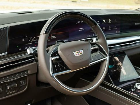 Used 2026 Cadillac Escalade Luxury w/ Touring Package image 27