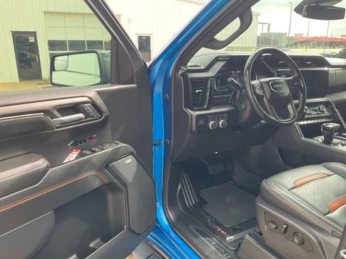 Used 2022 GMC Sierra 1500 AT4 w/ AT4 Preferred Package AWD/4WD image 2