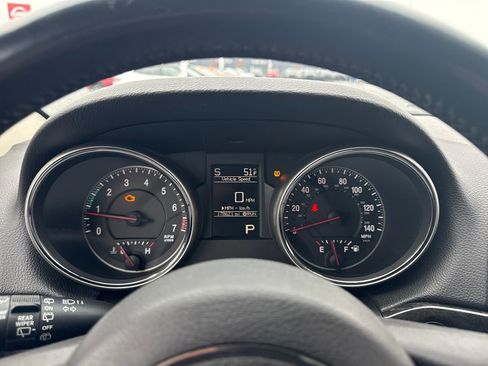 Used 2012 Jeep Grand Cherokee Laredo w/ Laredo E Group image 18