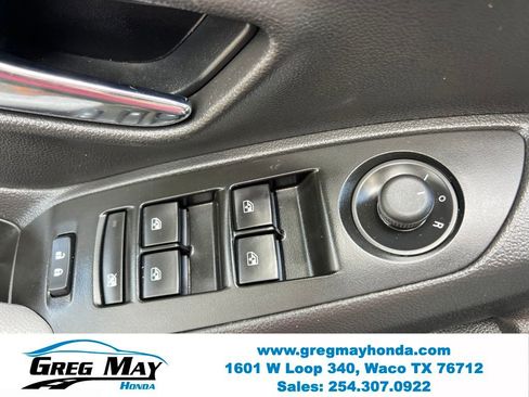 Used 2021 Chevrolet Trax LT w/ Premium Seat Package FWD image 22