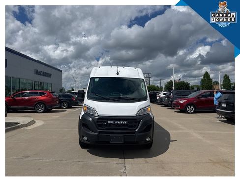 Used 2024 RAM ProMaster 2500 w/ Convenience Group FWD image 2