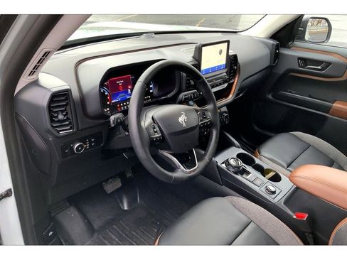 Used 2024 Ford Bronco Sport Outer Banks w/ Tech Package image 16