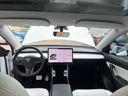 Used 2020 Tesla Model Y Long Range AWD/4WD image 23